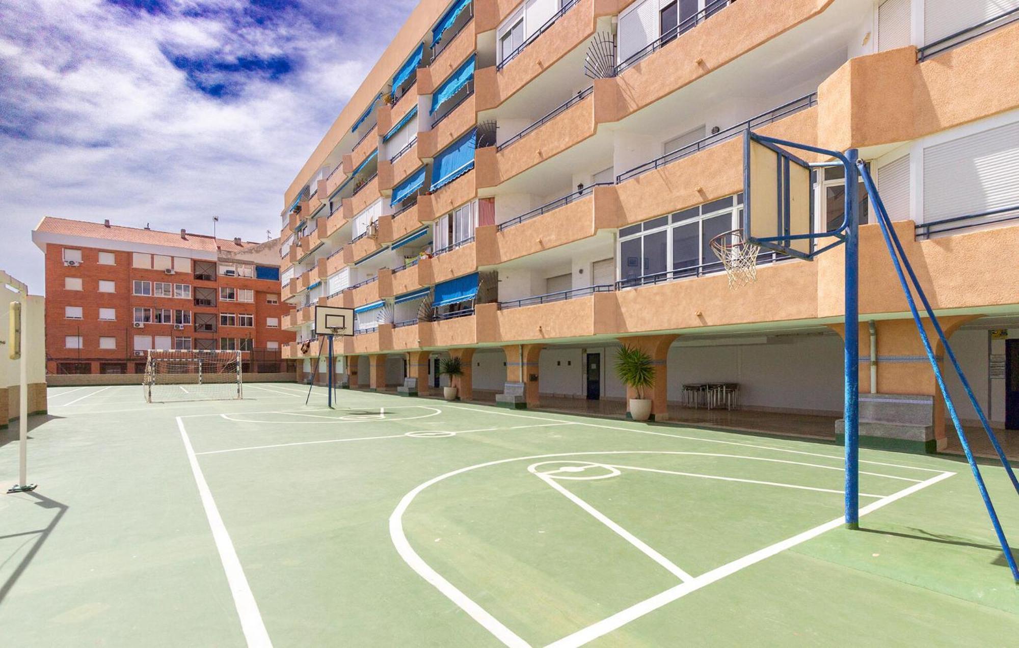 Nice Apartment In Torrevieja With Kitchen 外观 照片