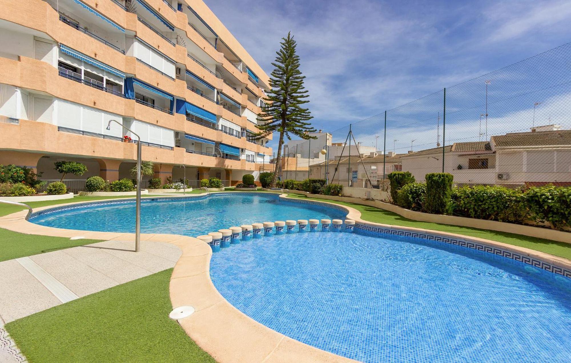 Nice Apartment In Torrevieja With Kitchen 外观 照片