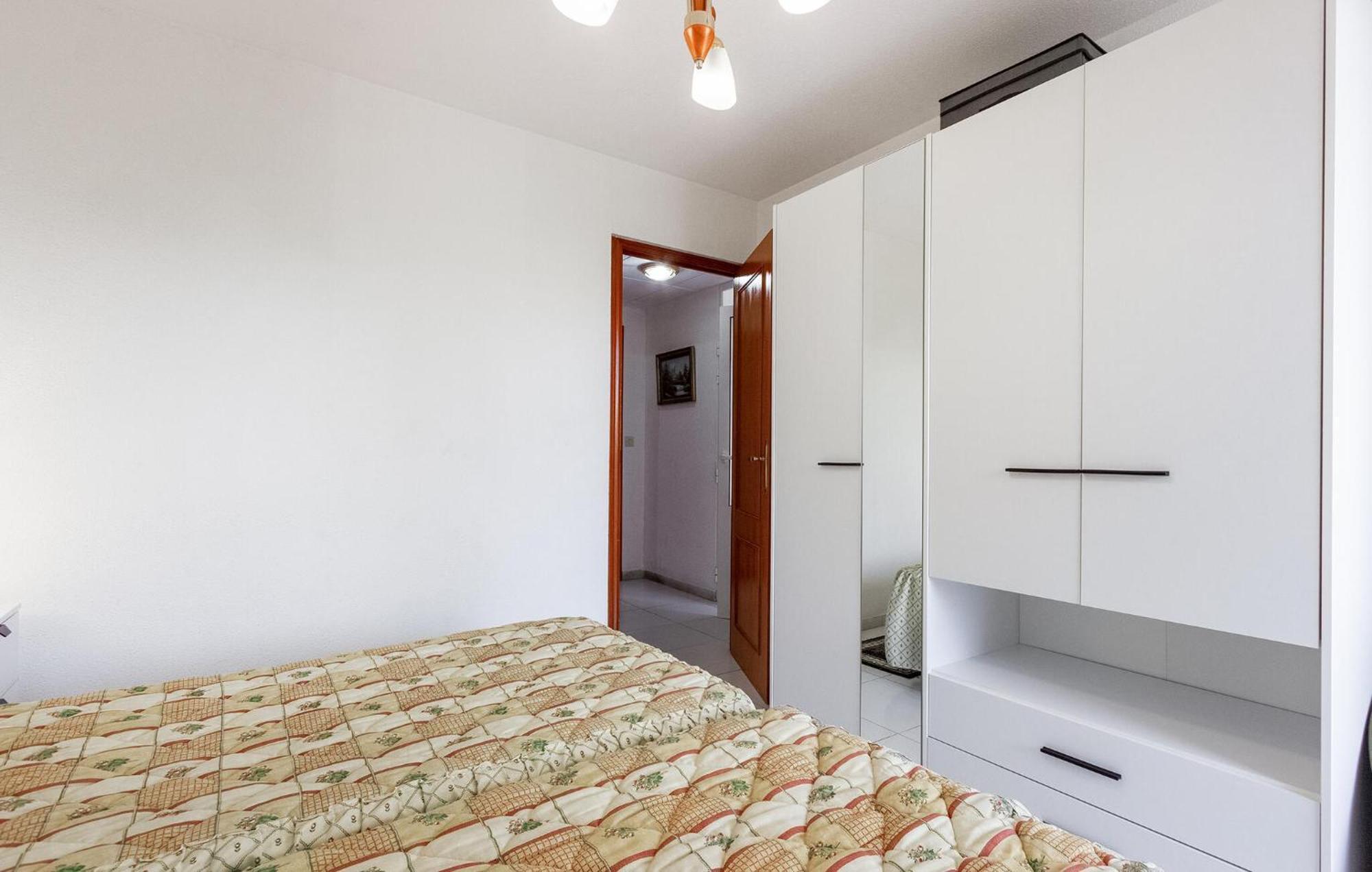 Nice Apartment In Torrevieja With Kitchen 外观 照片
