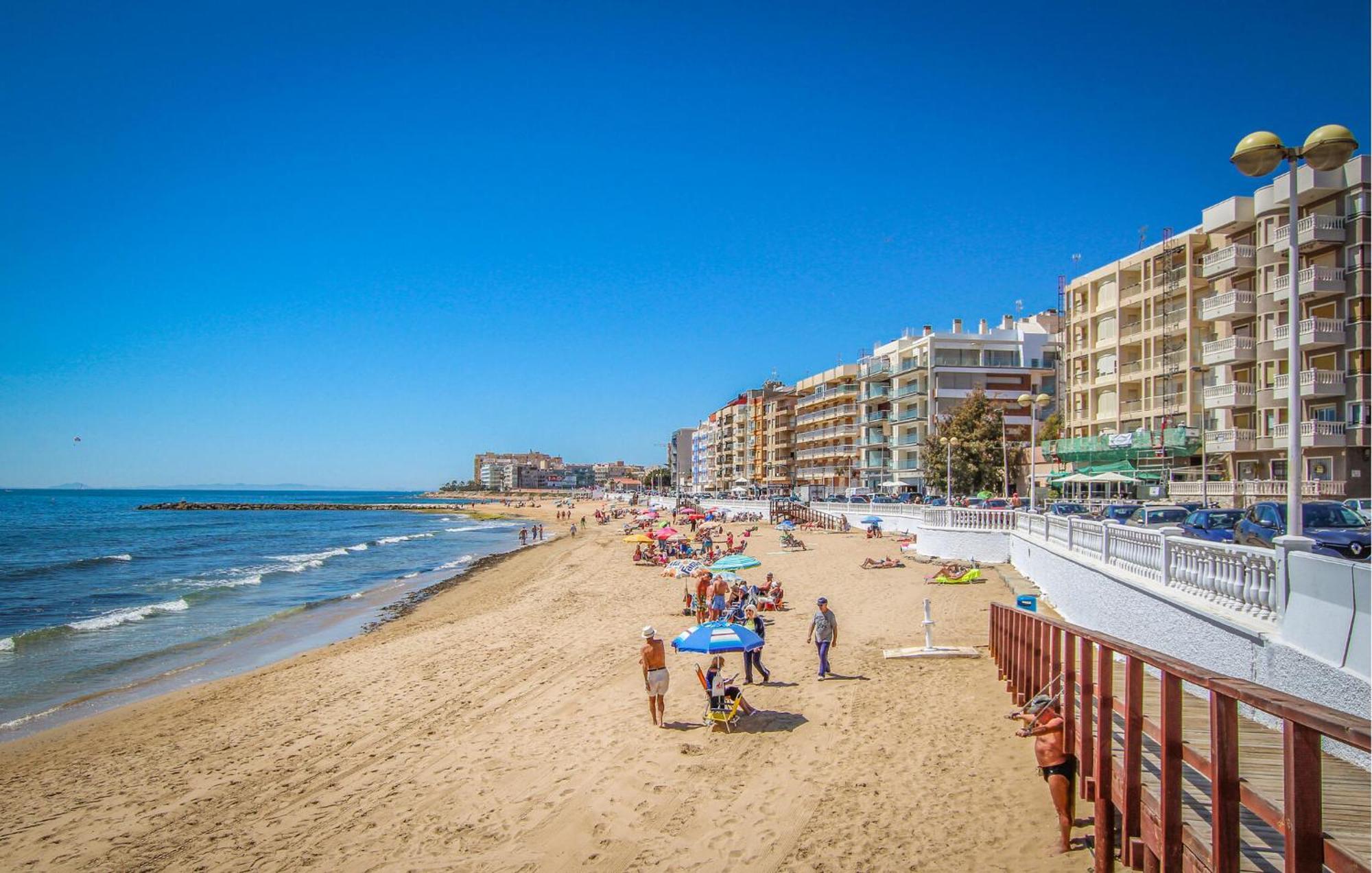Nice Apartment In Torrevieja With Kitchen 外观 照片